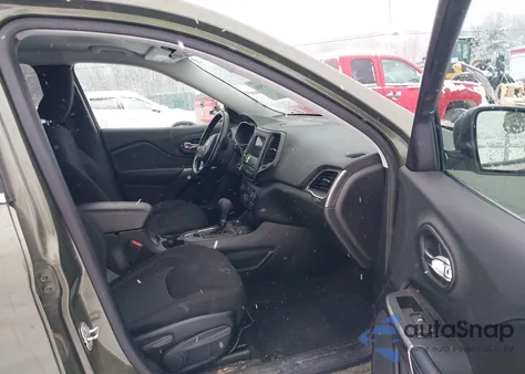 2019 Jeep Cherokee Latitude 4X4 from USA, damaged, VIN 1C4PJMCX0KD330020